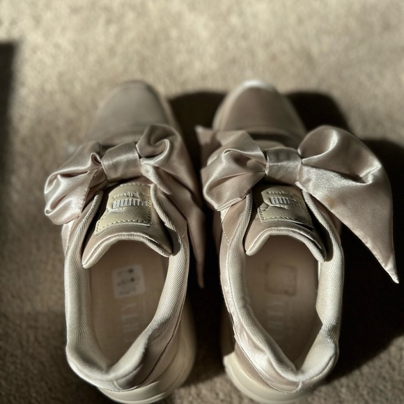 Fenti x Puma - Satin Bow Sneakers in Light Beige - 7 - Picture 5 of 11